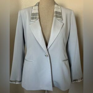 Chic Women's Blazer with Plaid Collar